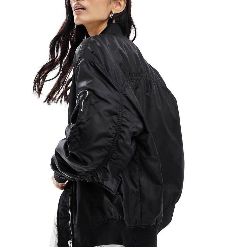 berksha padded utility bomber jacket in black
